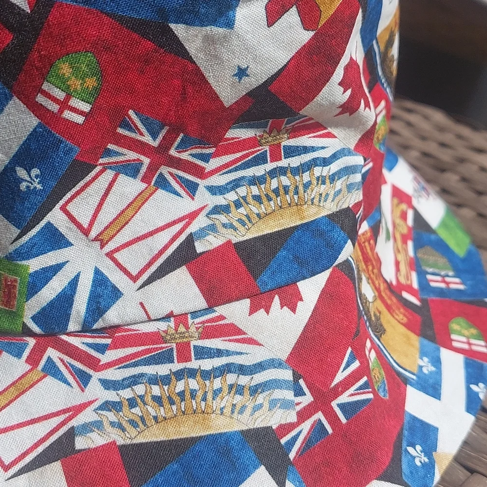 Reversible hat - Picture 3 of 7